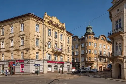 Honey Hostel
