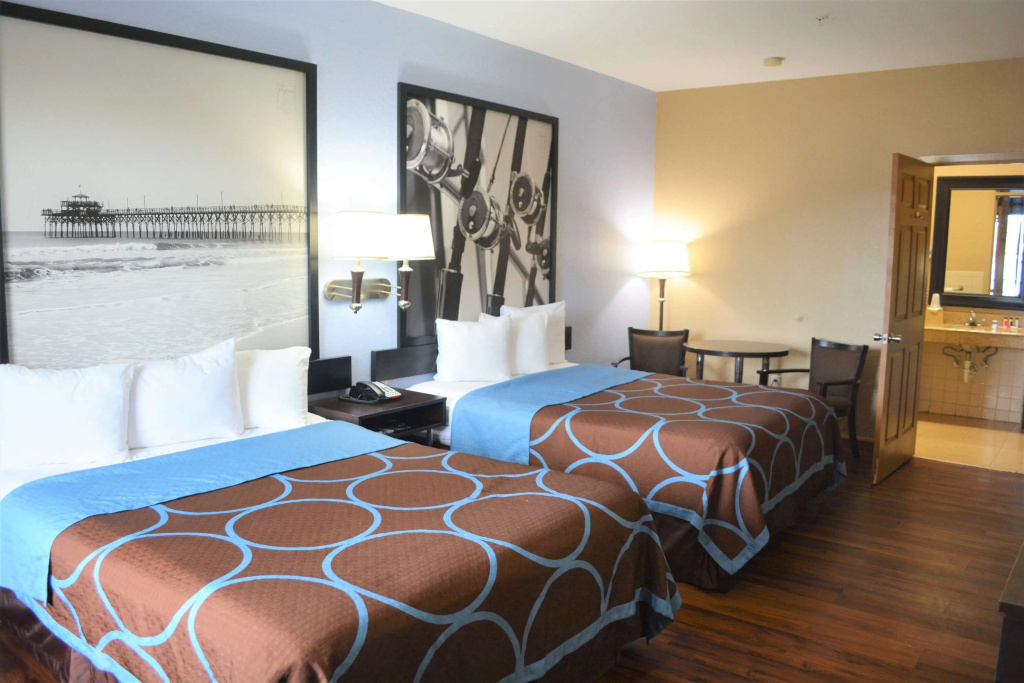 Super 8 by Wyndham Galveston
