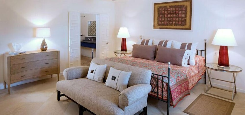 Villa Elsewhere