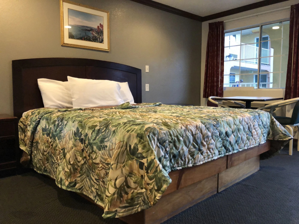 Starlight Inn, Valley Blvd - Downtown LA
