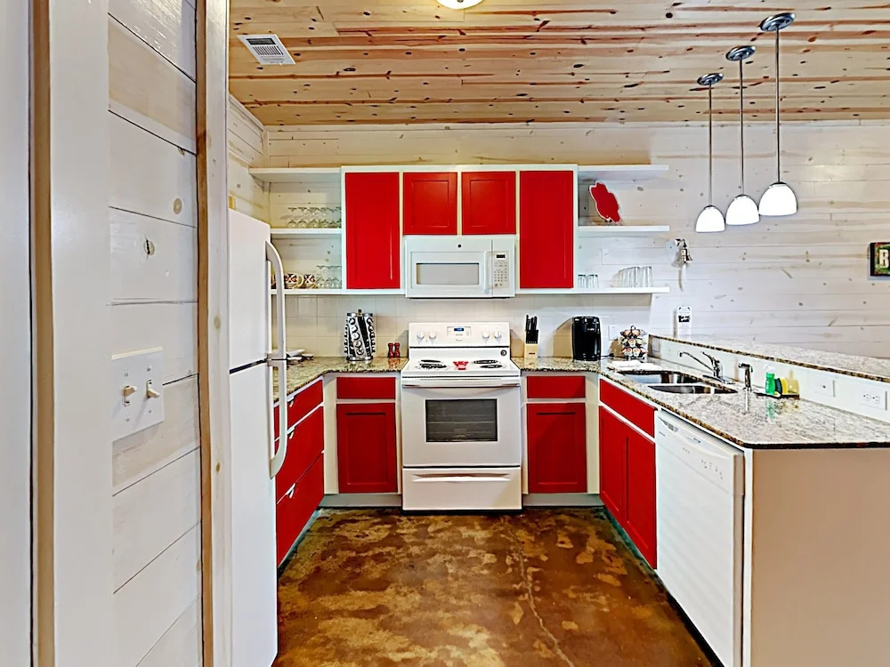 The Commons #403 - Three Bedroom Townhome
