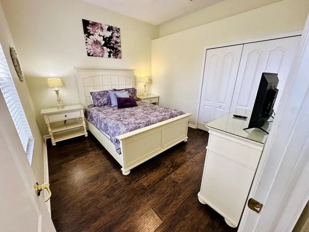 Lovely 5 Bed Pool Home With Game Room-618nhd 5 Bedroom Home
