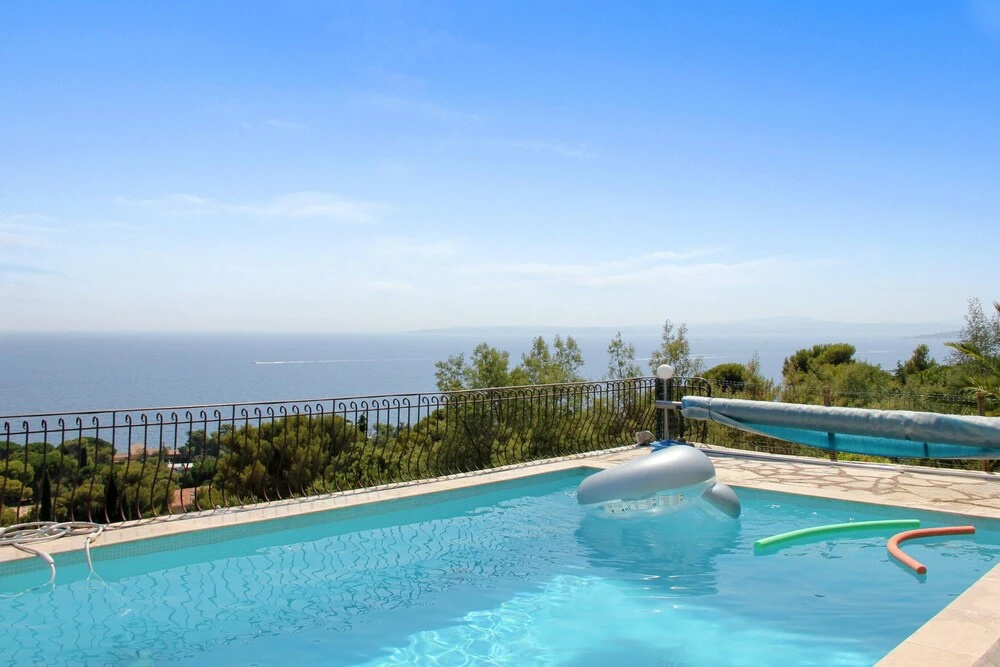 House With in Roquebrune sur argens With Wonderful sea Vie