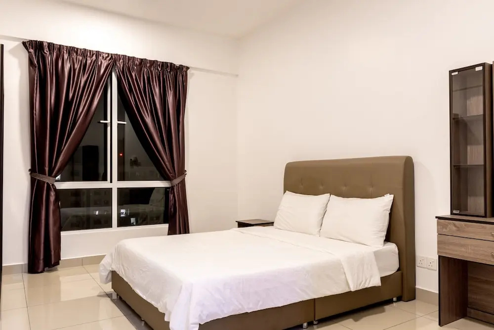 Meridian Sunset Suite by D Imperio