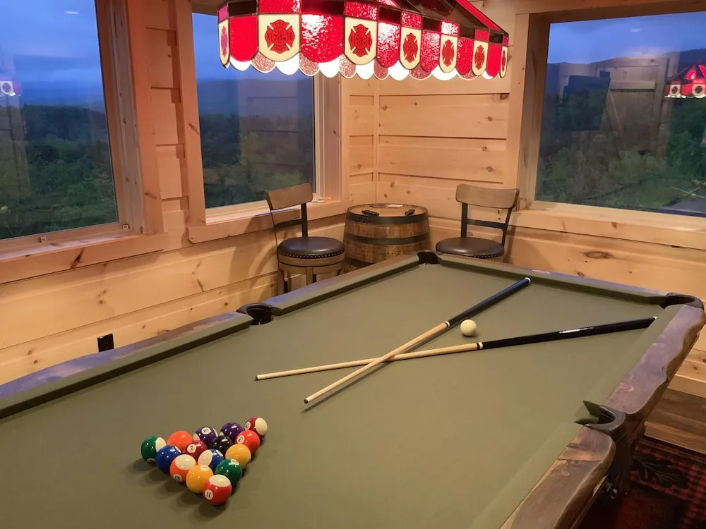 Copper Fox 3 Bedroom Cabin