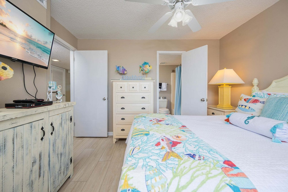 Phoenix Vi 6411 3 Bedroom Condo