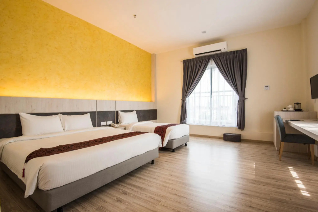 Marvelux Hotel