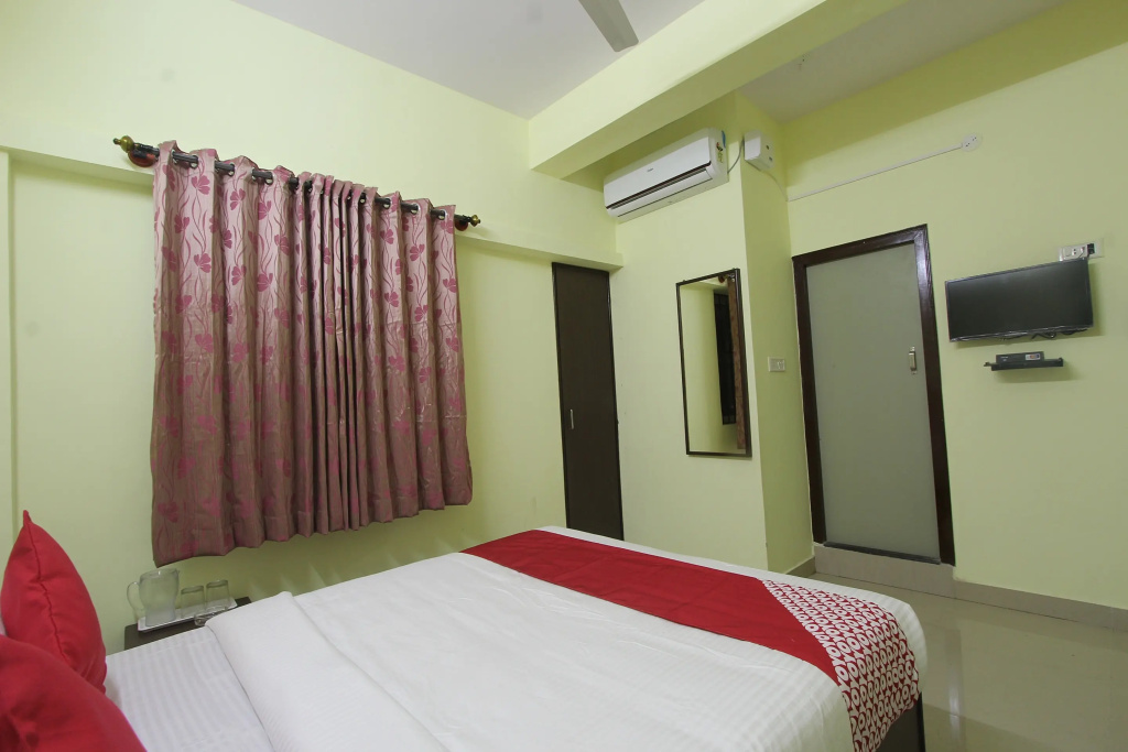 Super Hotel O V R Residency Near Sri Amruth Chithra Mandira