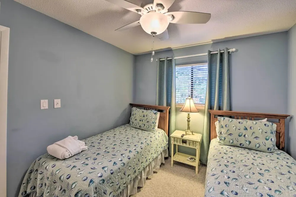 Walk to Beach Hilton Head Condo with Pool Access