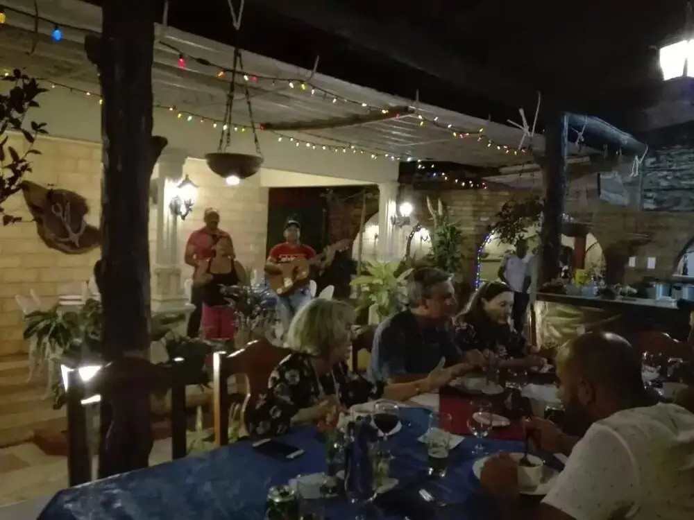 BR& Hostal Restaurante Tropical Caribe