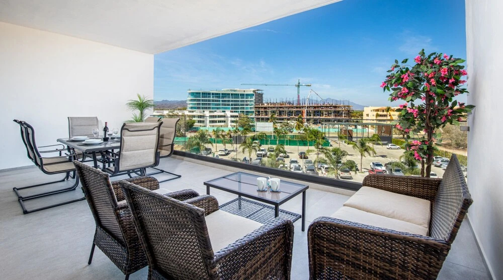 Condo Aria Ocean 411 by Kivoya