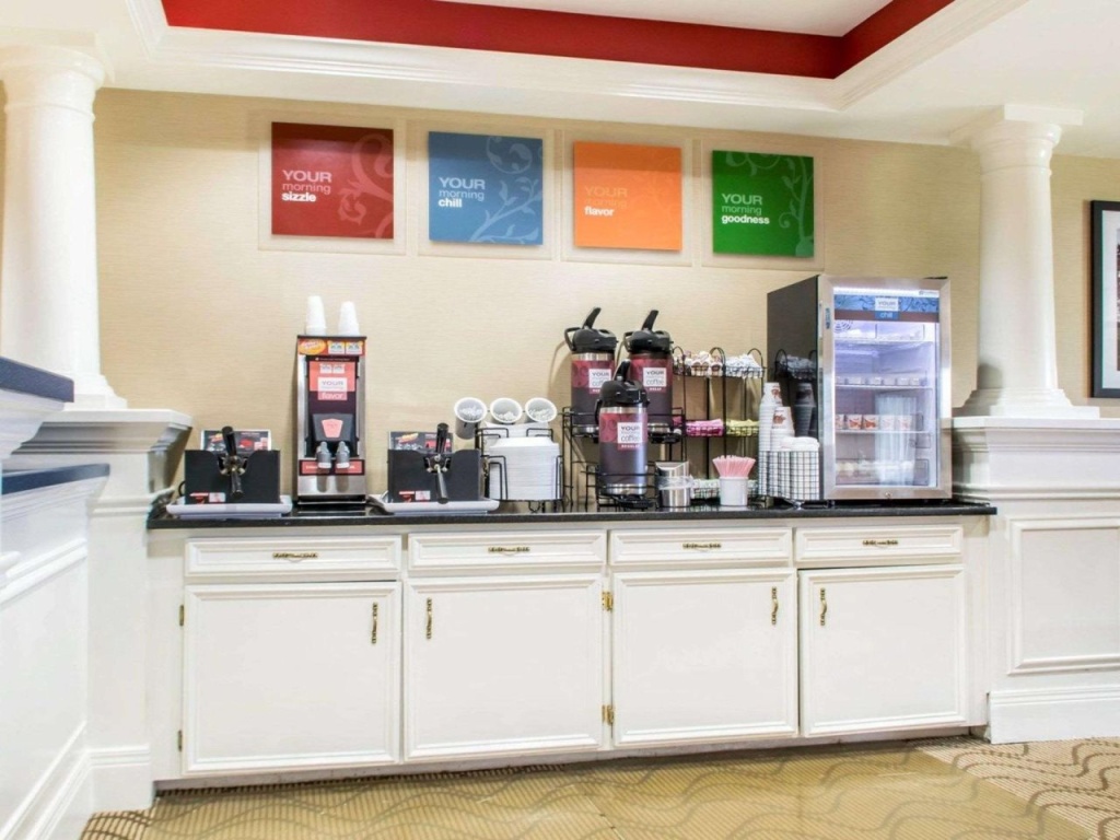 Fairfield by Marriott Inn & Suites Louisville Airport