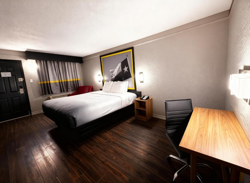 Super 8 By Wyndham Nacogdoches Near University