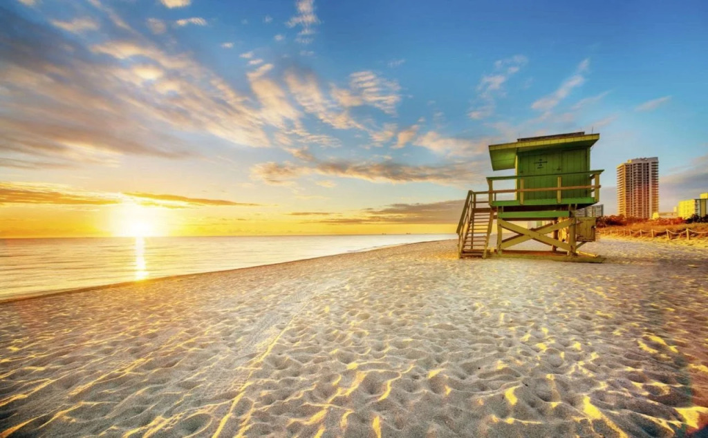 Steps To Ocean-Luxury Pool Deck Patio Suite In Miami Beach