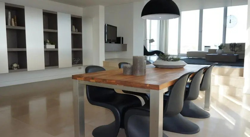 Short Stay Harbour Loft