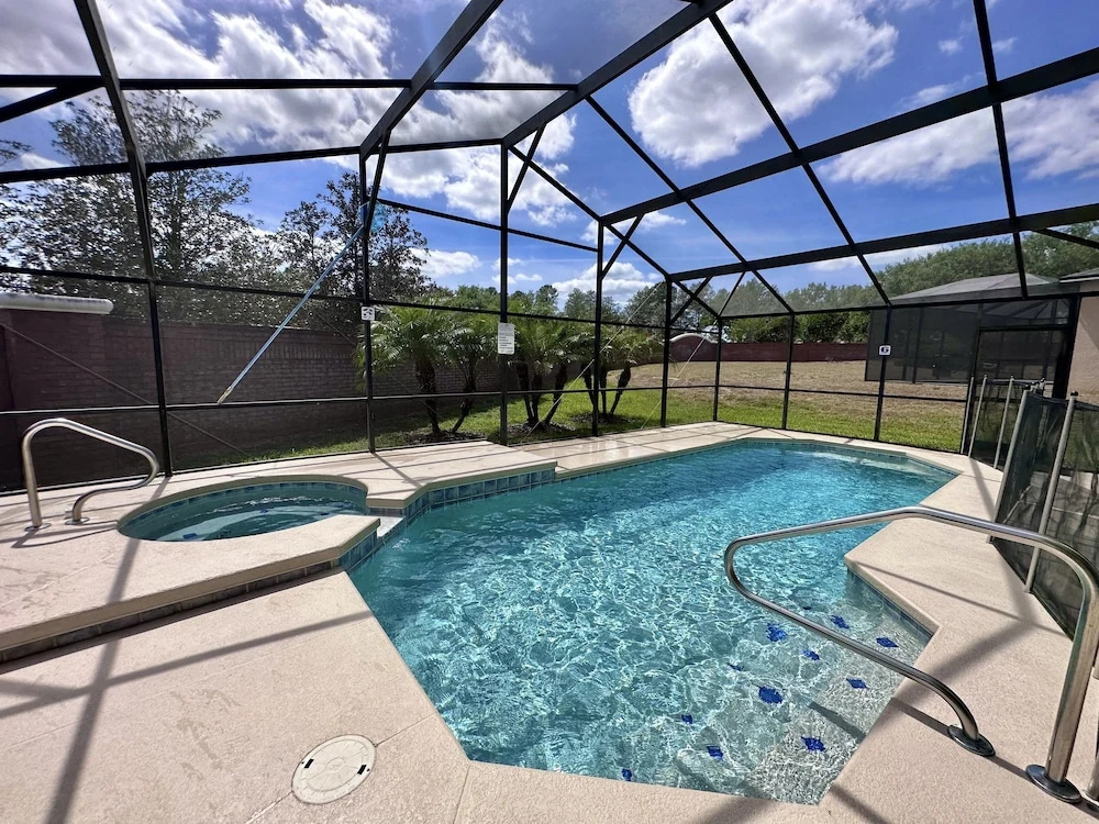 777bd - West Haven Gated Community 4 Bedroom Home by RedAwning