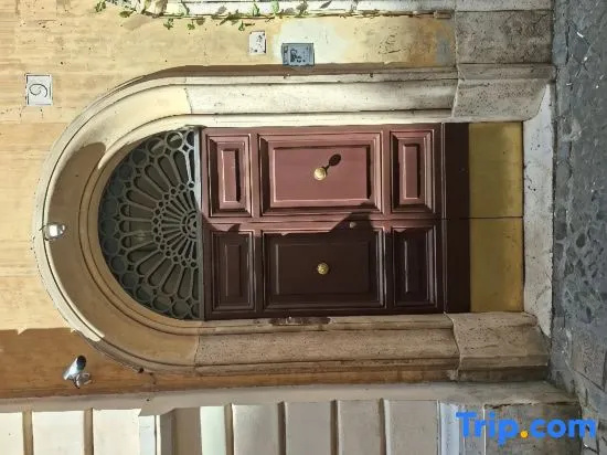 Home Piazza DellOrologio