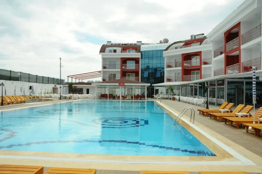 Side Legend Hotel