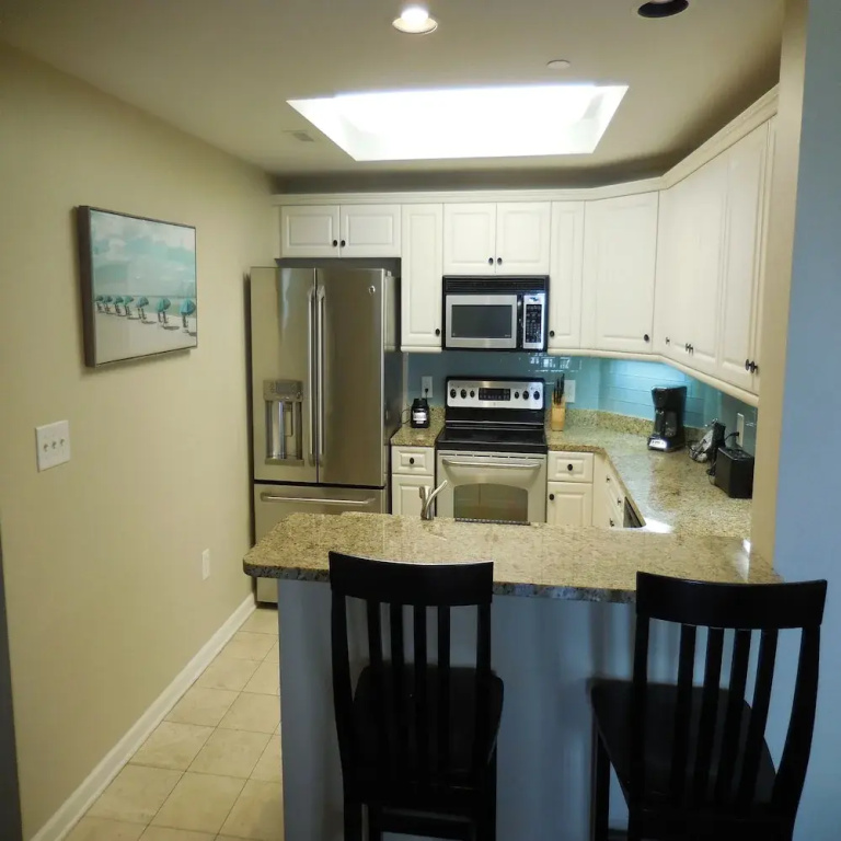 Stylish oceanview 2 bedroom unit - 1603 Royale Palms - Kingston Plantation 2 Condo