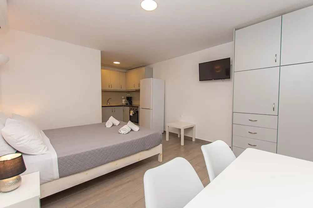Oniropetra Apartaments
