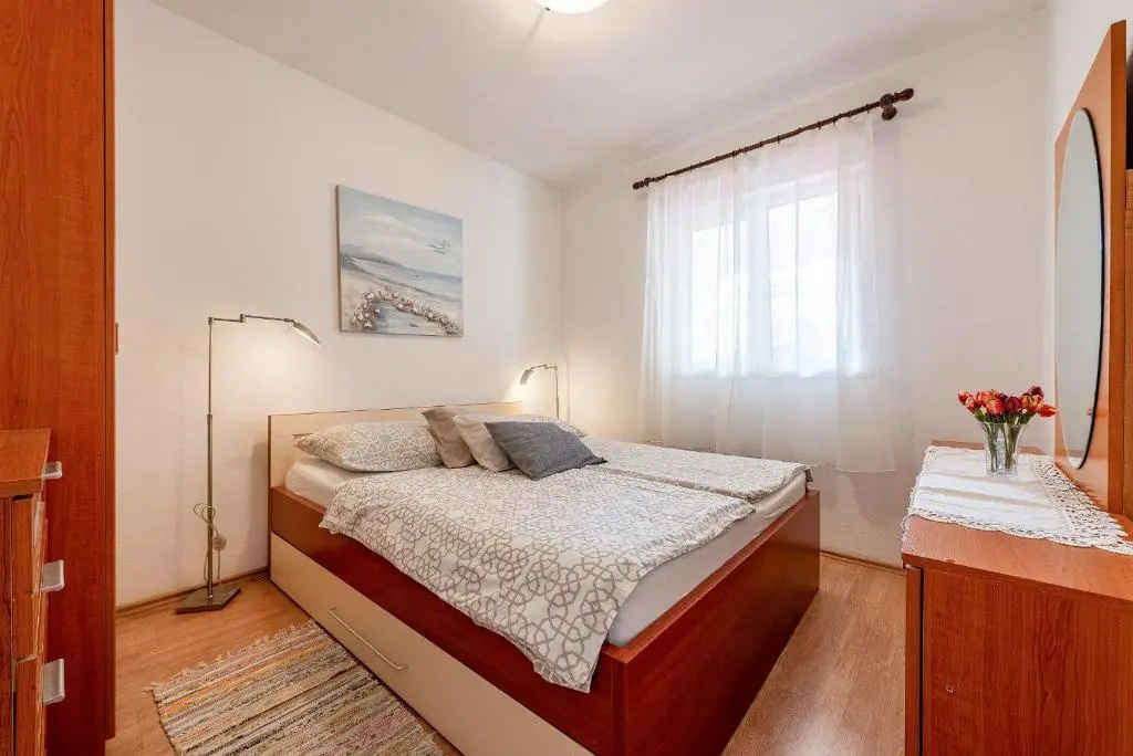Apartments Roje