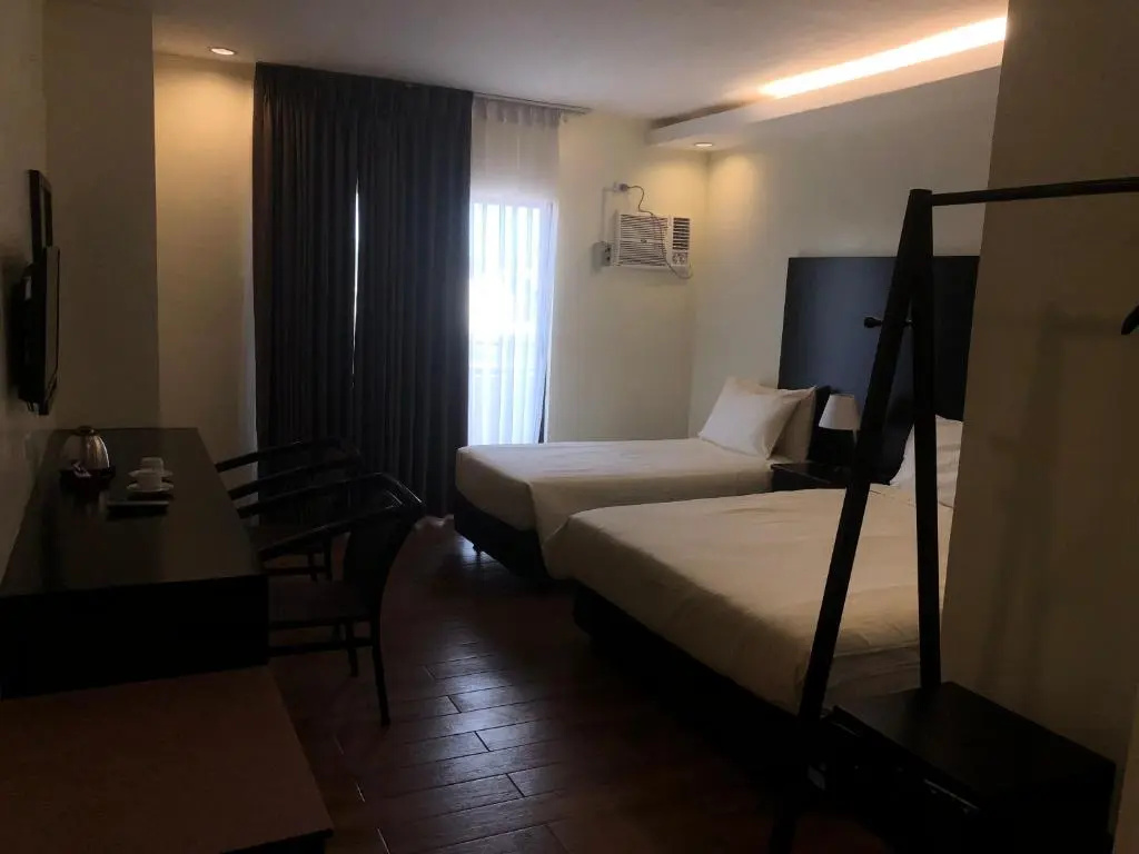 Piña Suites