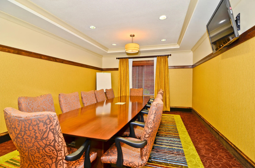 Holiday Inn Express & Suites - Williston by IHG