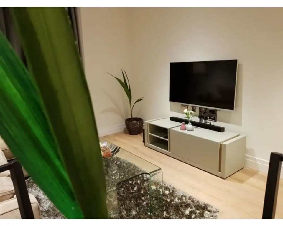 Serene 2 Bed in Central London