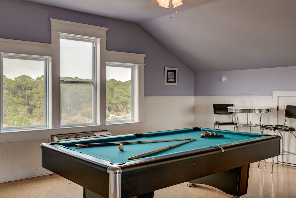 Purple Parrot - You Will Be Amazed At The Panoramic Island Views From The Third Floor Crows Nest! 4 Bedroom Home by RedAwning