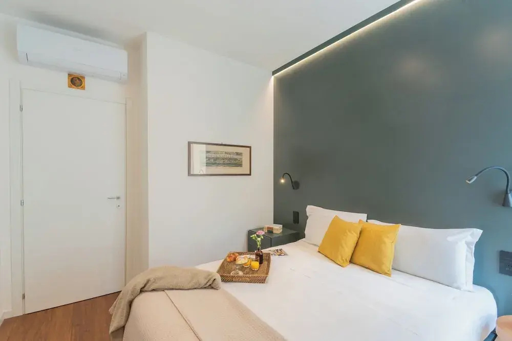 Como Volta Square With Terrace by Rent all Como