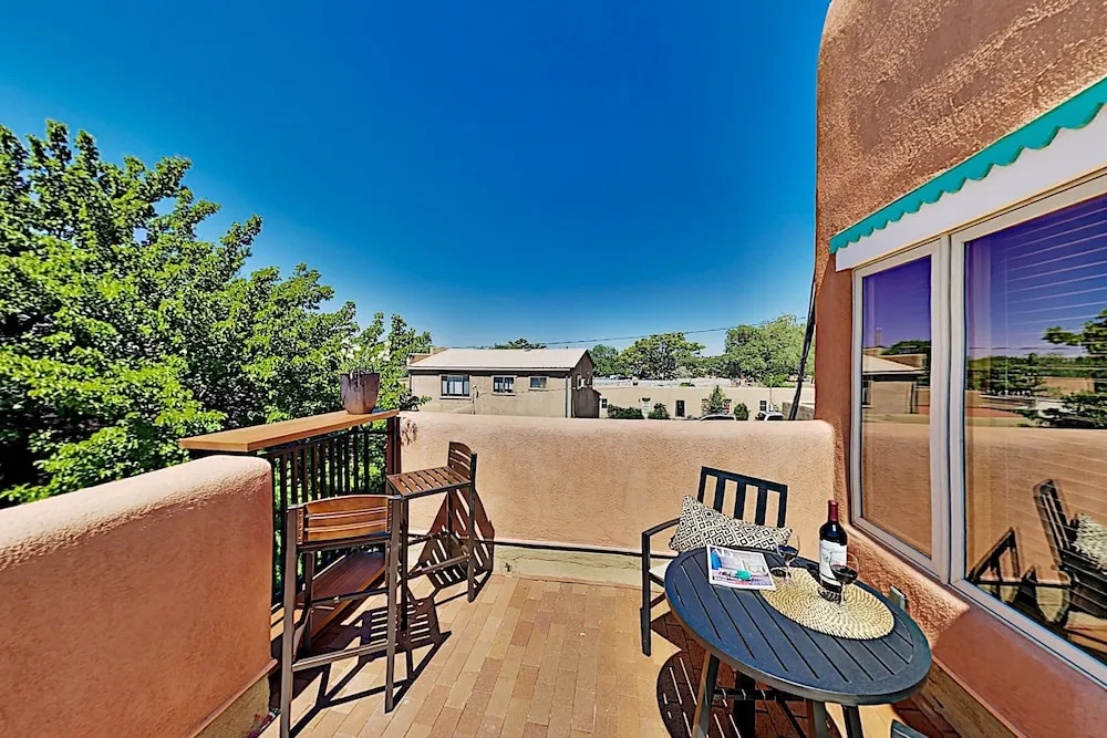 Stay Downtown! Chic Santa Barbara At Zona Rosa 1 Bedroom Condo