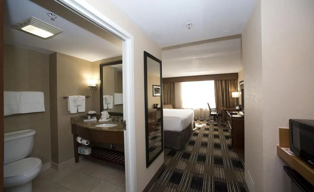 Radisson Hotel Newark-Carteret