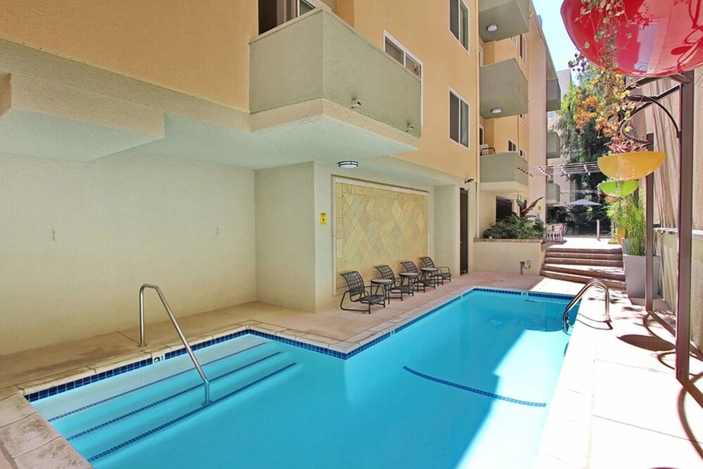 Beverly Condos by Barsala