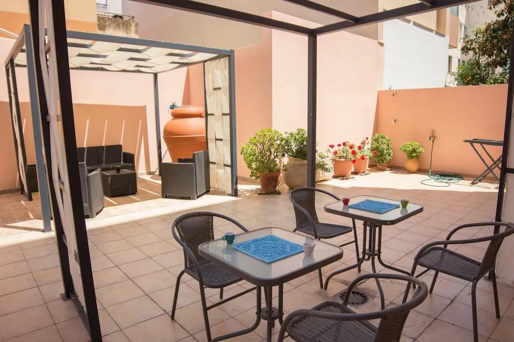 Shardan Guest House