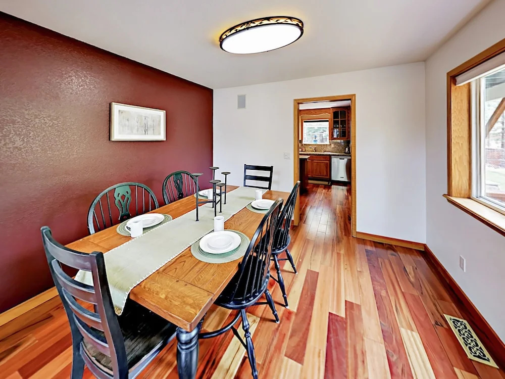 1985 Toppewetah St Home 4 Bedrooms 3 Bathrooms Home