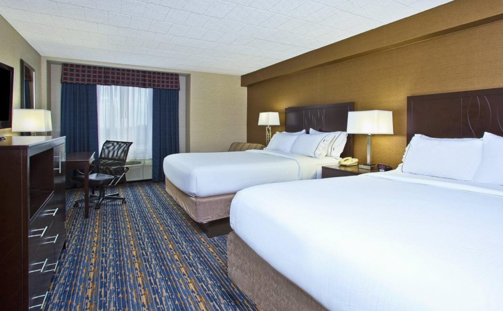 Holiday Inn Express and Suites Pittsburgh West Mifflin by IHG