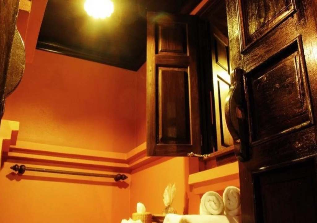 Tri Yaan Na Ros Colonial House