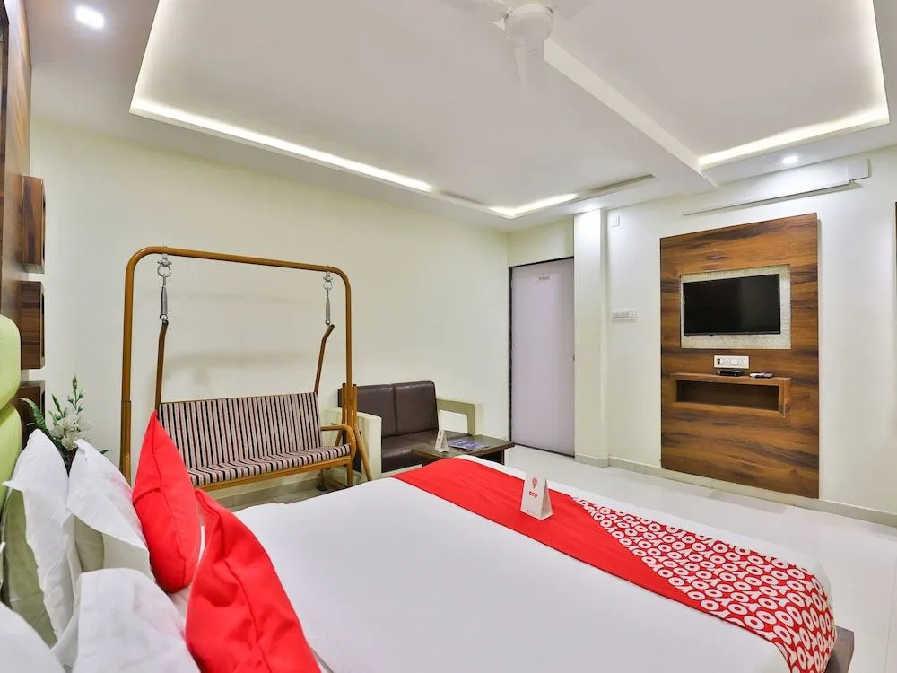 FabHotel Ratna Palace