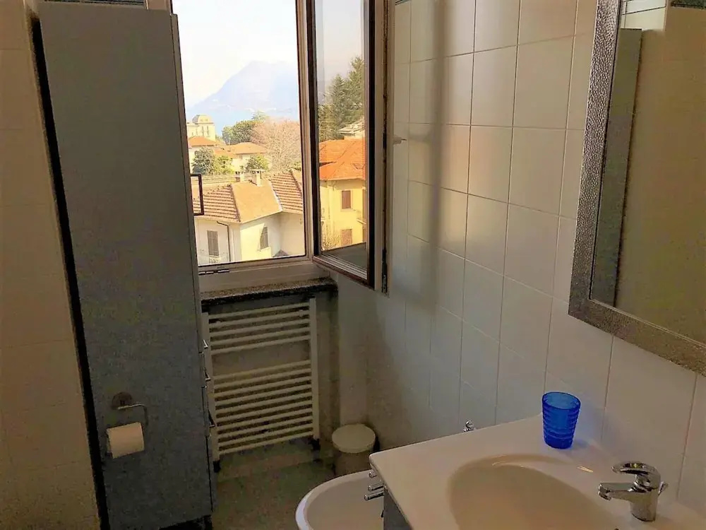 Beth Lake View Apartment in Stresa