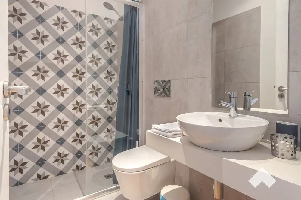 Mitch1 · Spacious Duplex in Porto's Downtown A/C
