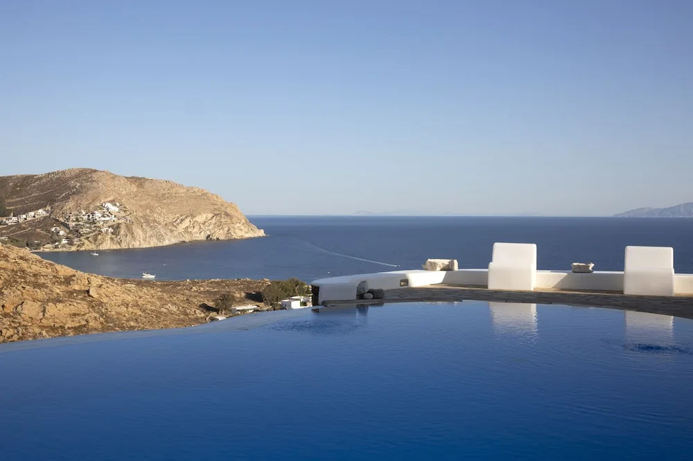 Villa Aerie - Sweeping Sea Views, Eclectic Style by Villarentalsgr