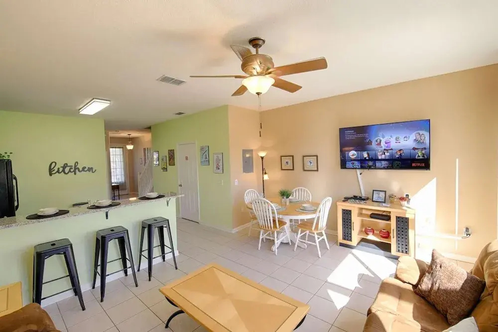 7676 Windsor Hills