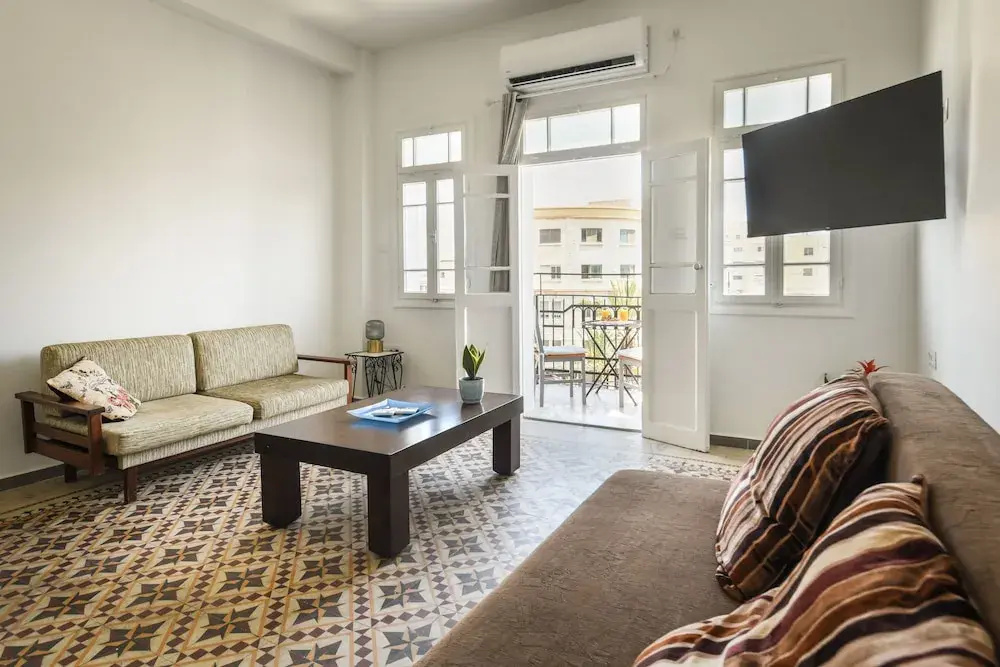 Vintage Charm 1BR Apt w Balcony & View