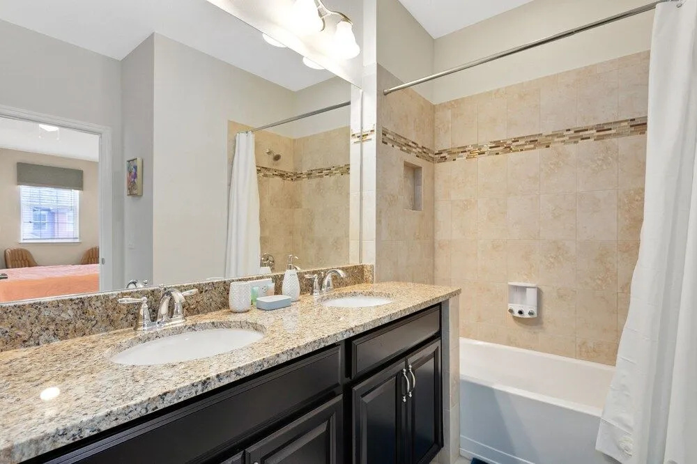 Simply Comfort Amazing 5bd Townhouse