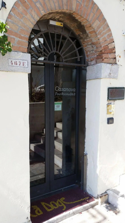 Casanova Fourrooms