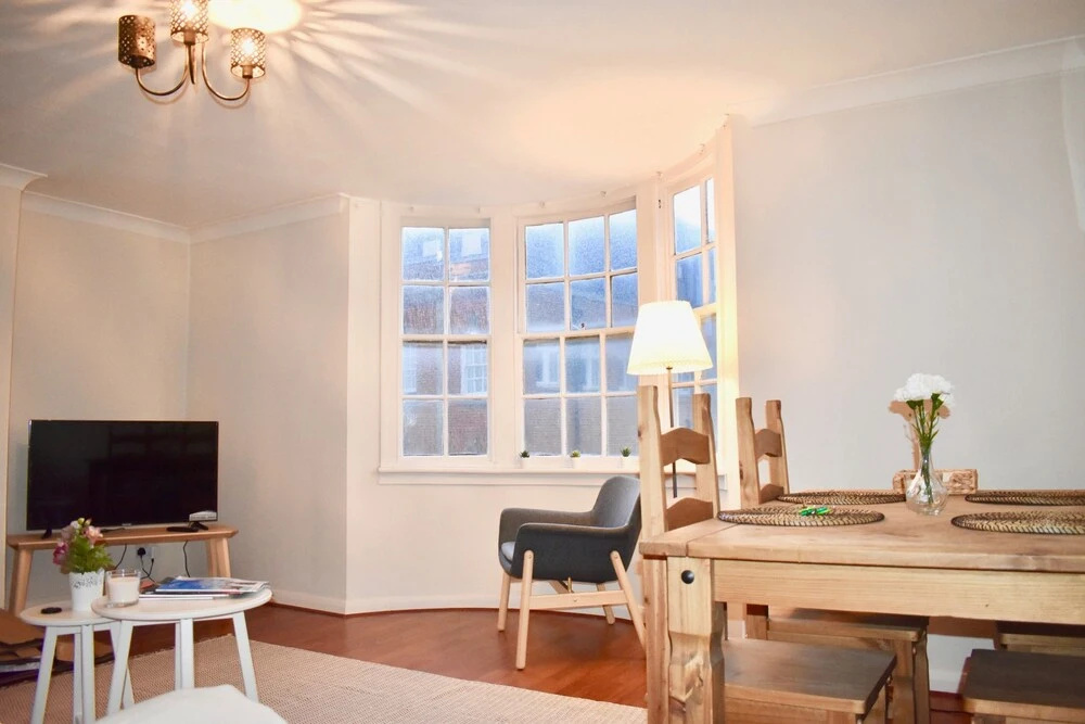 1 Bedroom Central Flat