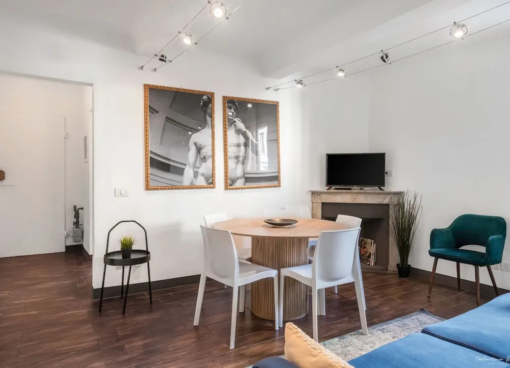Elegant 3-Bedroom Apartment in the Historic Center