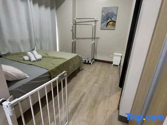 Near MOA beside Okada Pet Friendly 1BR 3 pax  WIFI 8T