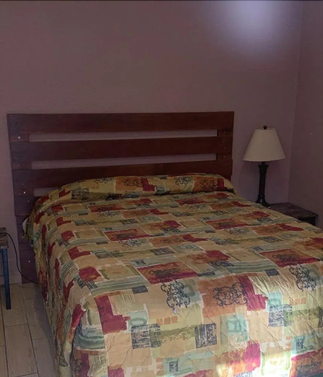 Carlton Motel