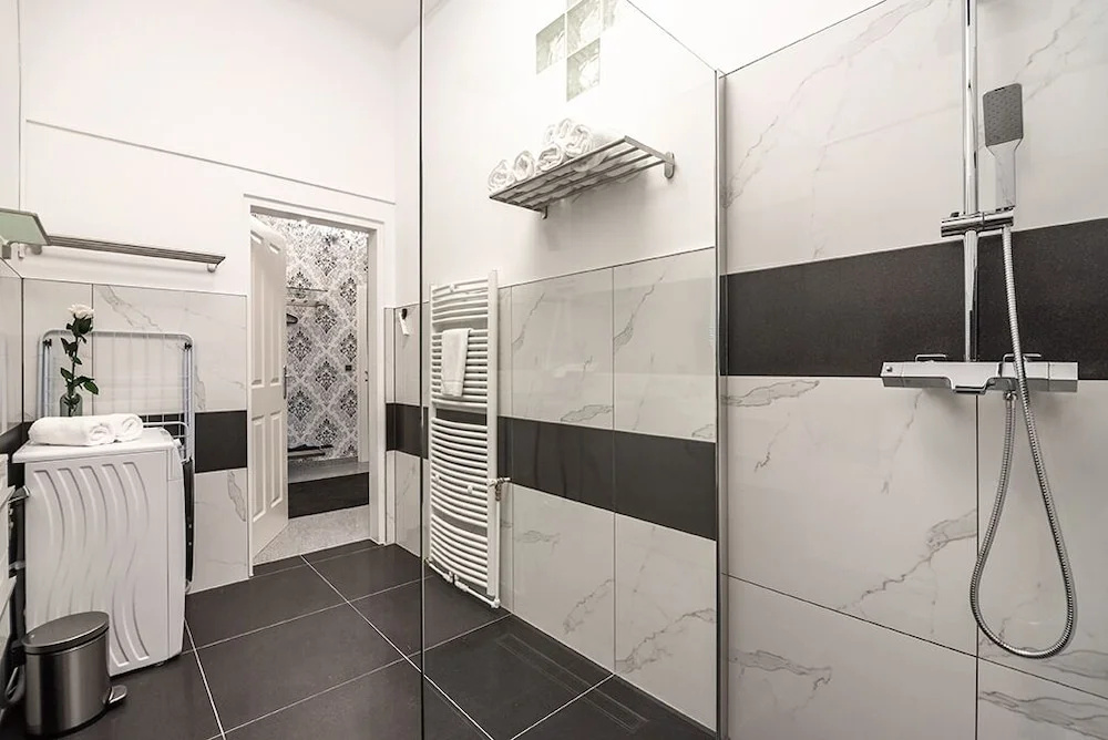 Sophies Place Yppenplatz - Imperial Lifestyle City Apartments Vienna Parking